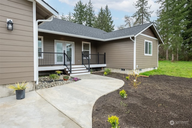 view of front of home with a front lawn