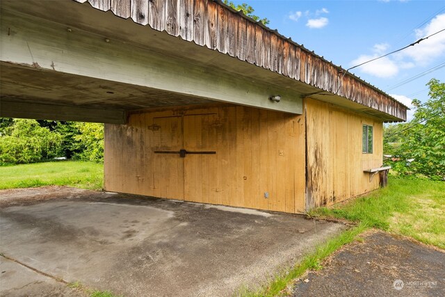 view of outbuilding