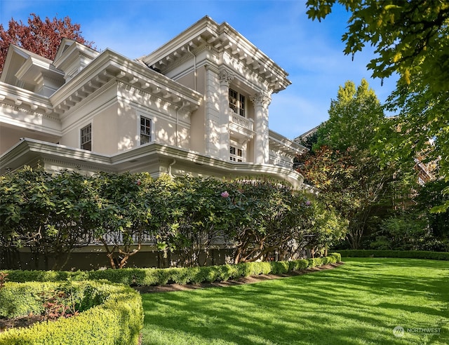 exterior space featuring a yard