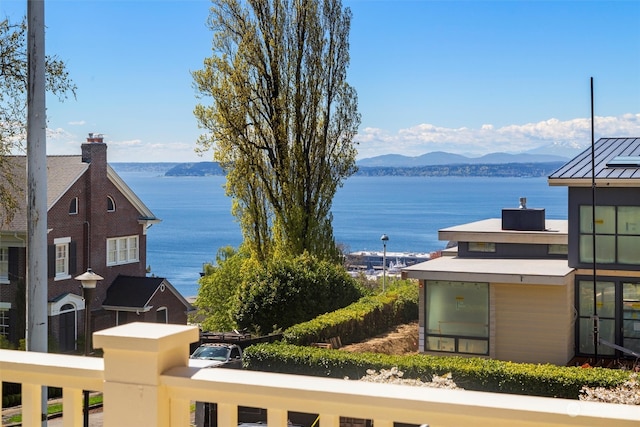 water view featuring a mountain view