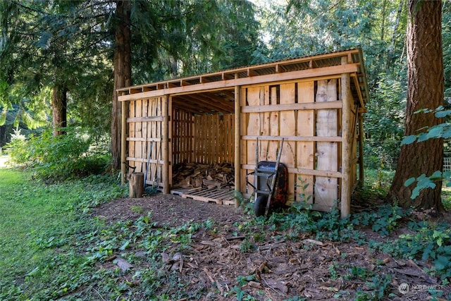 view of outbuilding featuring an outbuilding