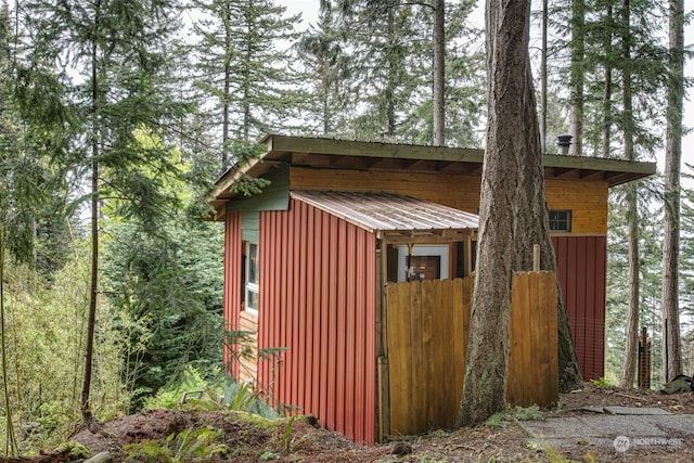 view of outbuilding