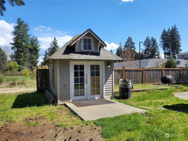 back of house featuring a yard