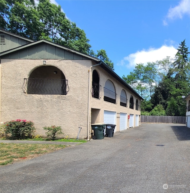 6114 Glen Mary Ln SE Unit A-D, Lacey, WA 98503 - view of side of property with a balcony