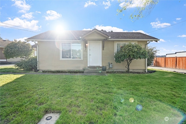 view of front of property with a front yard