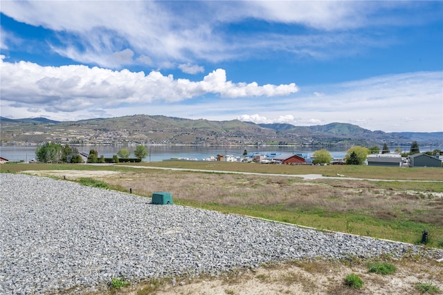 Listing photo 3 for 178 Loretta Ln, Chelan WA 98816