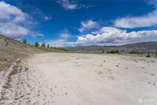 Listing photo 2 for 150 Loretta Ln, Chelan WA 98816