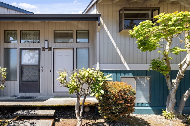 view of entrance to property