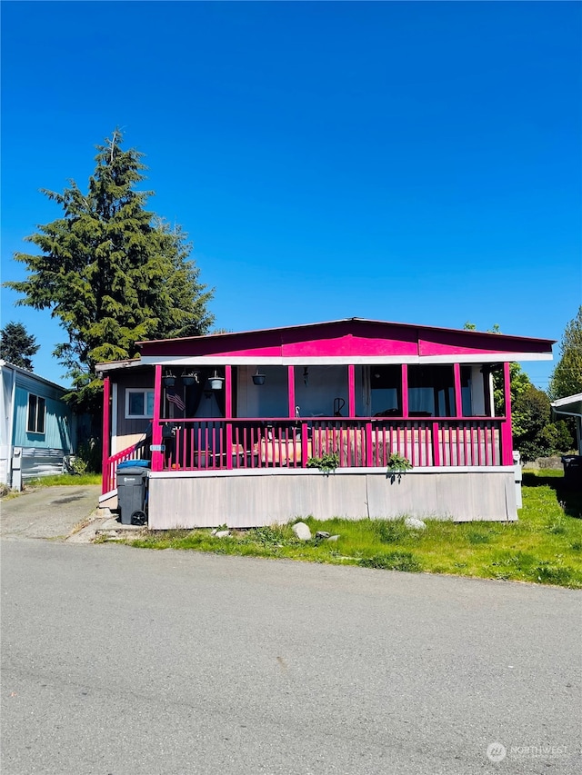 manufactured / mobile home with covered porch