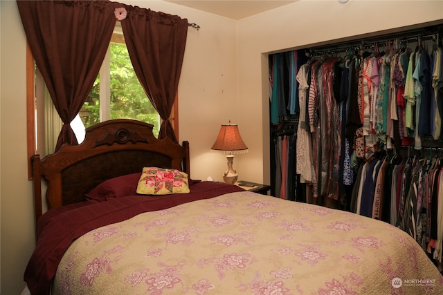 bedroom featuring a closet