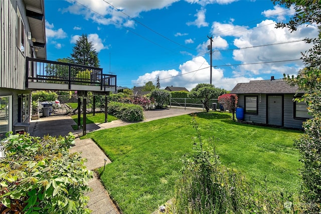 view of yard with a patio