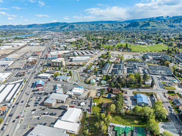 bird's eye view with a mountain view