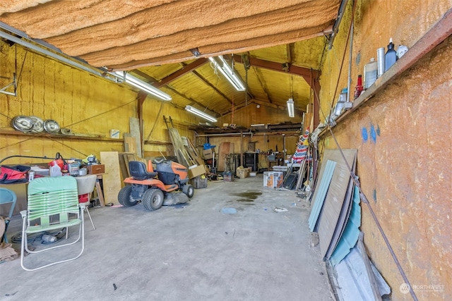 513 Cleveland Ave, South Cle Elum, WA 98943 - garage with a workshop area