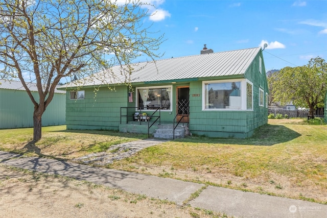 513 Cleveland Ave, South Cle Elum, WA 98943 - view of front facade with a front yard