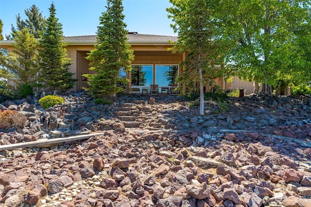 view of front of property