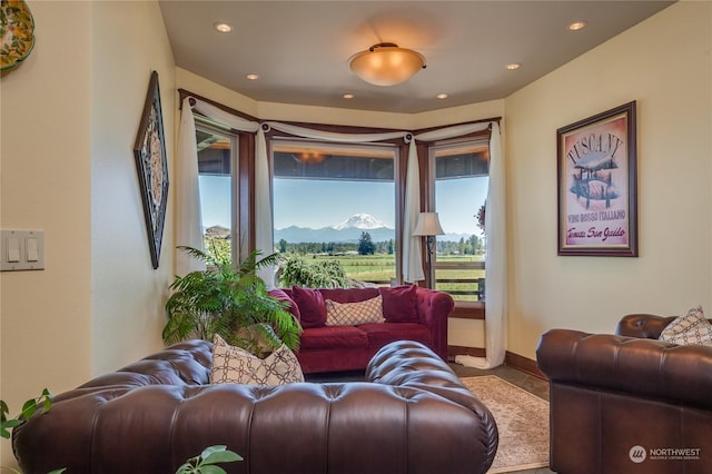 living room featuring a mountain view