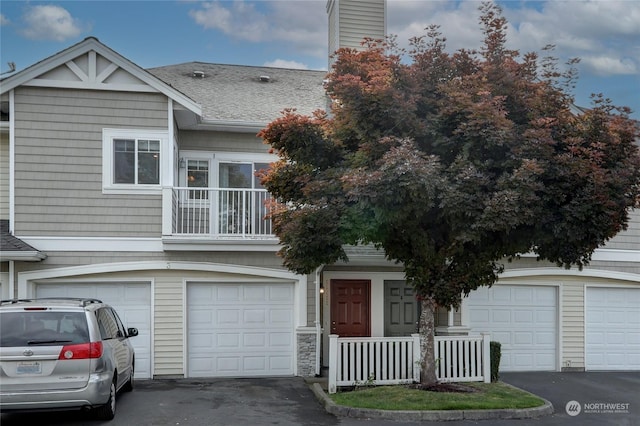 view of front of house featuring a garage