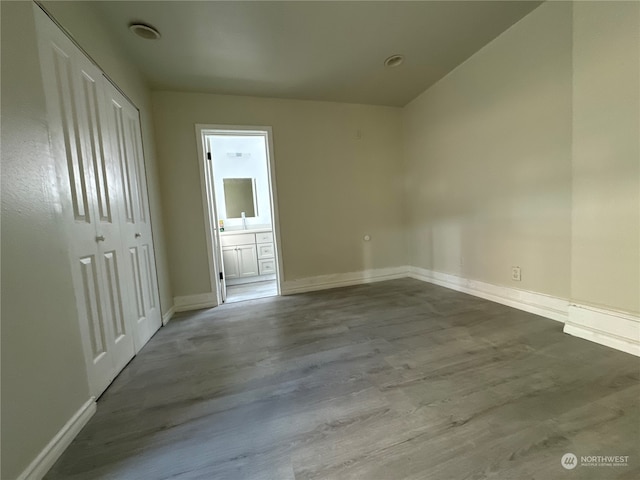 empty room featuring light hardwood / wood-style floors