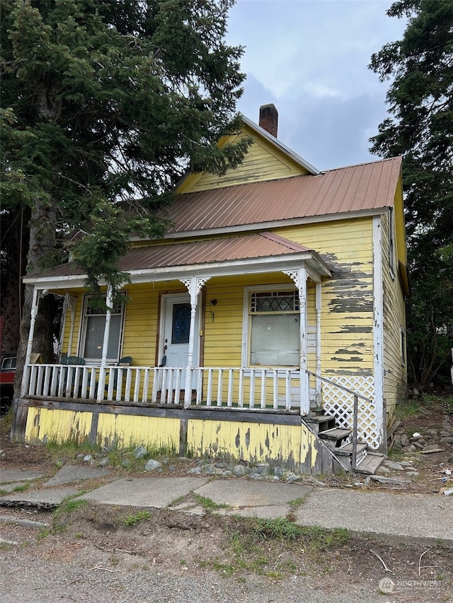 view of front of house featuring a porch