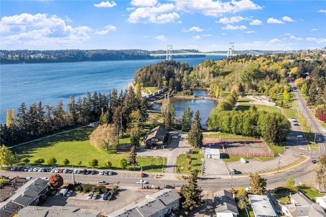 bird's eye view with a water view