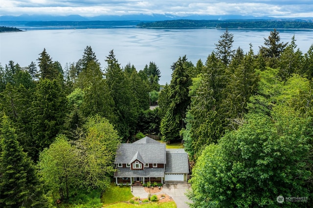 bird's eye view featuring a water view