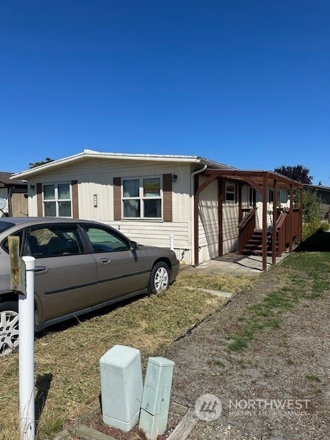 view of front of property