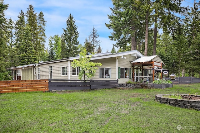 81 Hawthorn Ln, Easton, WA 98925 - rear view of property