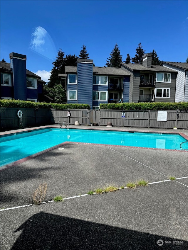 view of swimming pool