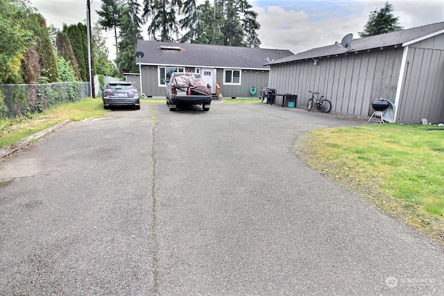 774 132nd St S, Tacoma, WA 98444 - view of front of house with a front yard