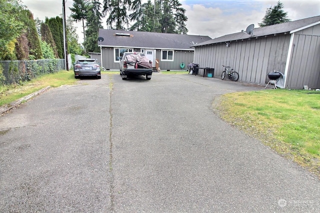 view of front of house with a front yard