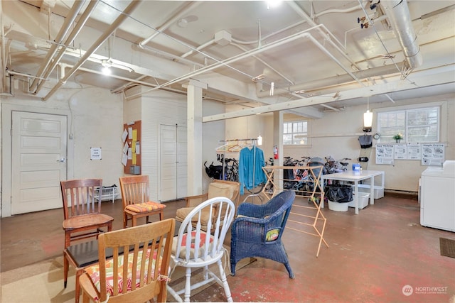 garage with washer / dryer