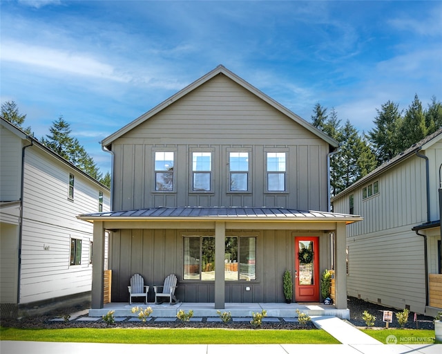 view of front of property featuring covered porch