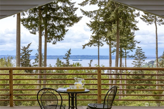 8167 Possession Ridge Ln, Clinton, WA 98236 - balcony featuring a water and mountain view