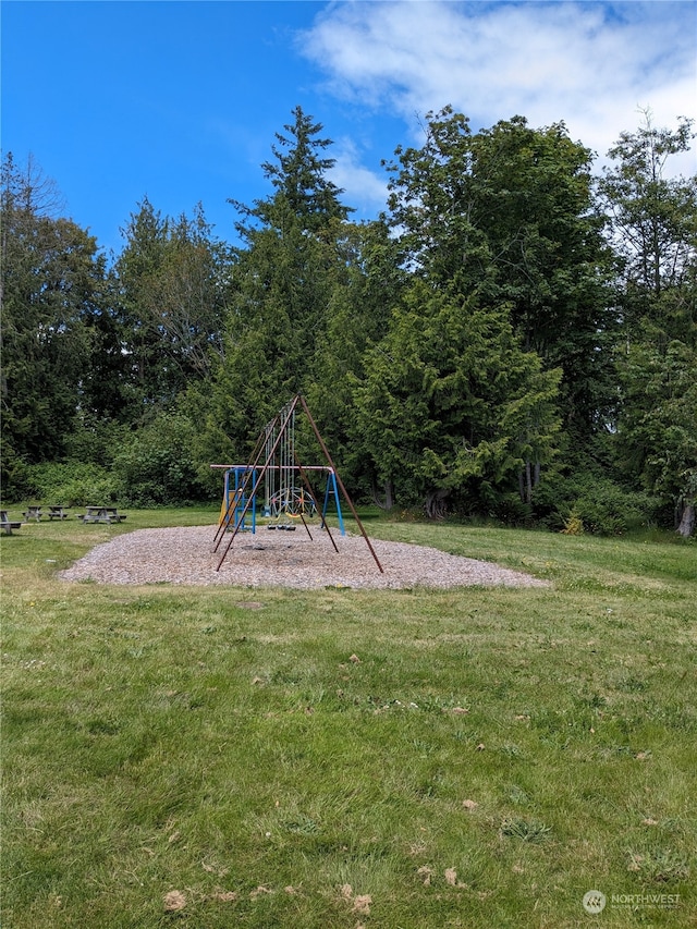 Listing photo 2 for 21570 Jefferson Beach Rd NE, Kingston WA 98346