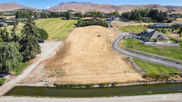 Listing photo 2 for 45 Tuscana Ln, Wenatchee WA 98801