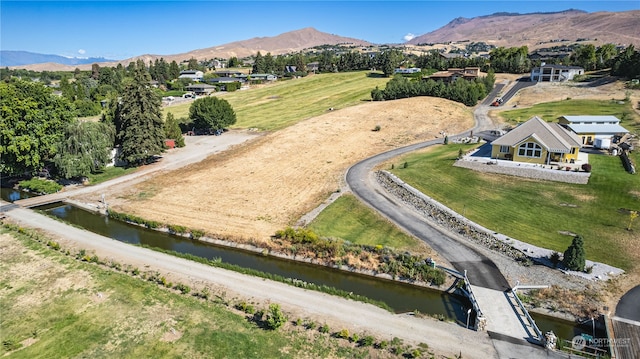 Listing photo 3 for 45 Tuscana Ln, Wenatchee WA 98801