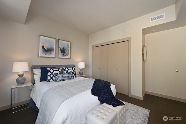 bedroom featuring a closet