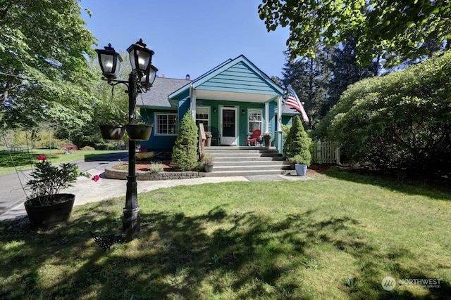 view of front of house with a front yard