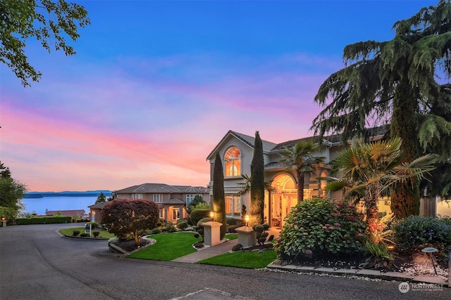 view of front of home featuring a yard