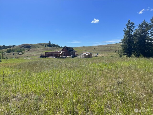 exterior space featuring a rural view