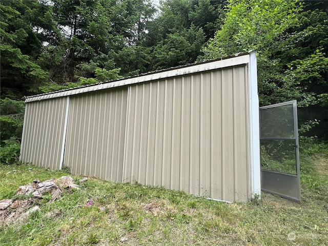 view of outbuilding