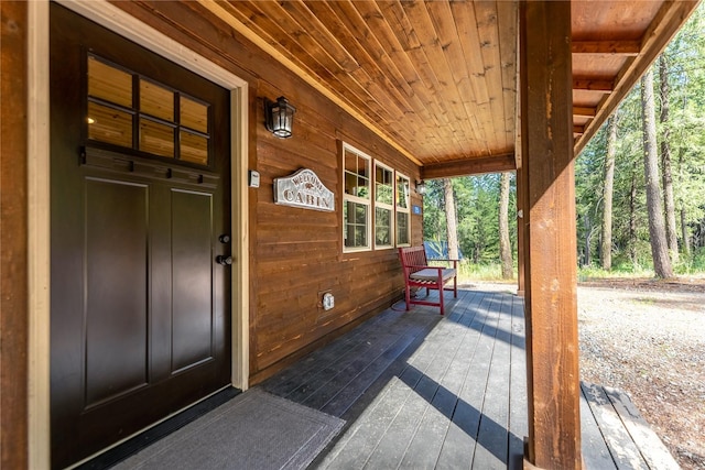 entrance to property with covered porch