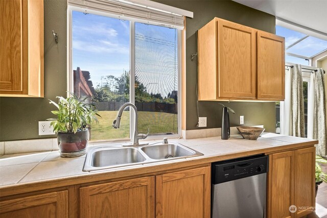 1735 SW 346th Pl, Federal Way, WA 98023 - kitchen with sink, tile countertops, and dishwasher