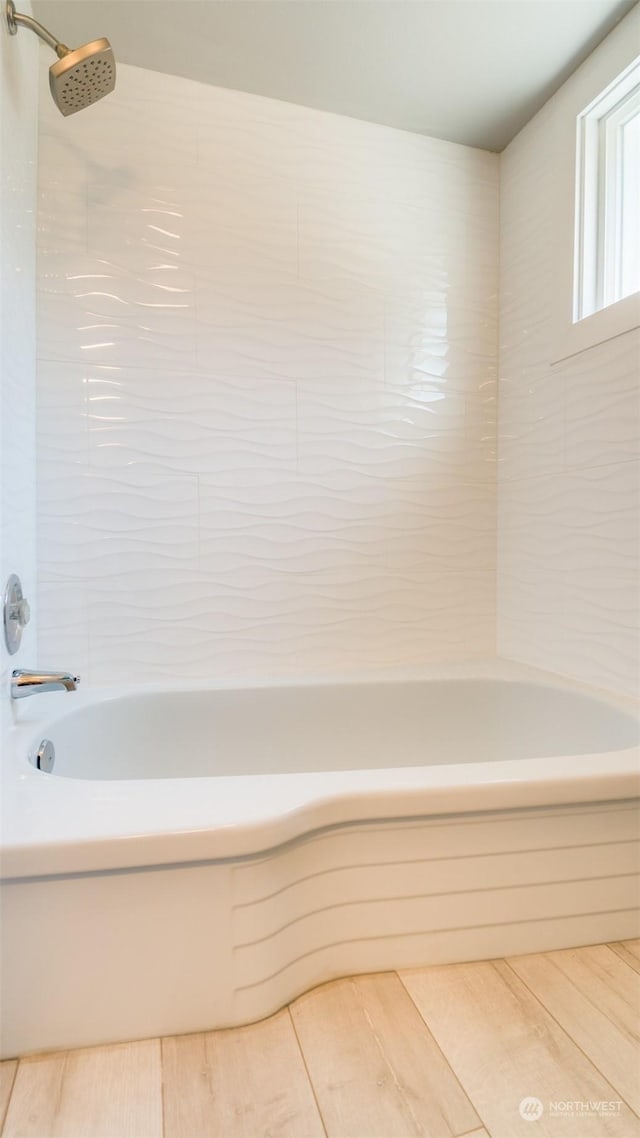 bathroom featuring shower / bathing tub combination