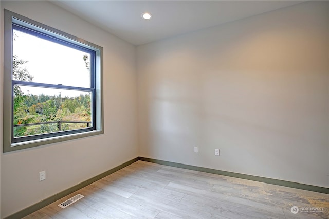 empty room featuring light hardwood / wood-style flooring