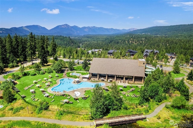 drone / aerial view featuring a mountain view