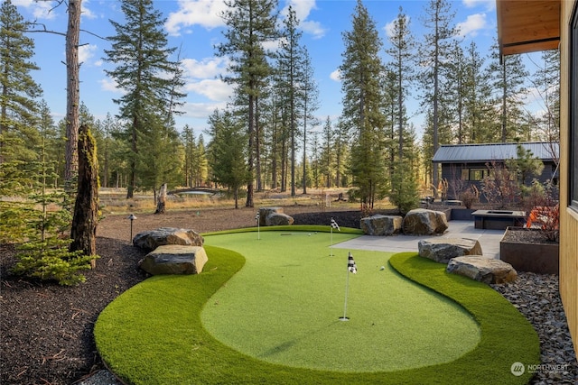 1791 Wanawish Loop, Cle Elum, WA 98922 - view of property's community featuring a putting area and a patio