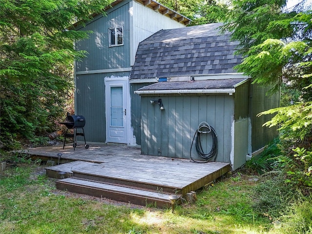 view of outbuilding