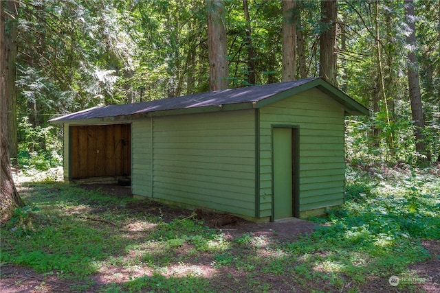 view of outdoor structure