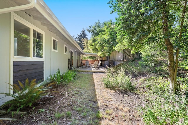 view of yard with a patio